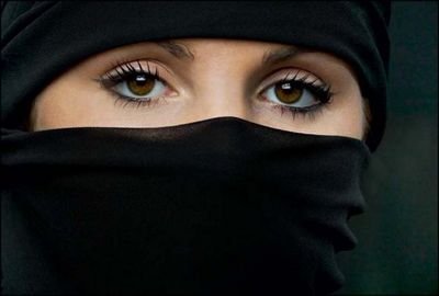 الناس تبحث عن مفسر إحلام وإنا ابحث على من يفسر لي الواقع