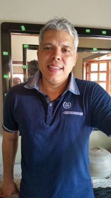Sou Advogado, casado e tenho três filhos lindos.