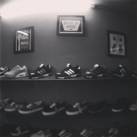 Available Vans,Nike,Adidas,Asics,Converse,macbeth,NB and anymore sneakers // BBM : 535FBF54 ig : Rawkstore