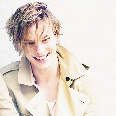 Heros doesn't exist, and if they do, I wouldn't be on of them. { 19 yo. Son of Apollo }