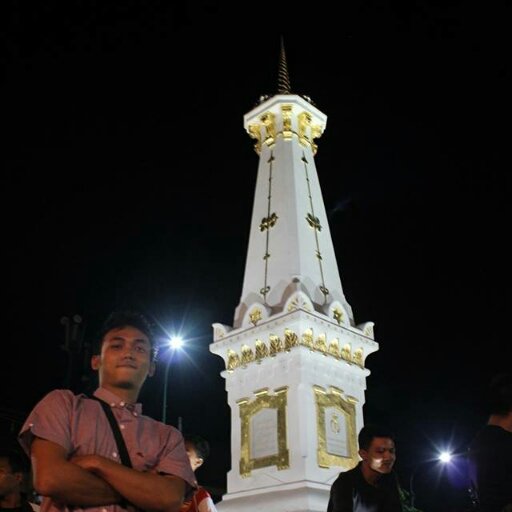 Selalu Inget Ke Pada Allah, Rajin Sholat dan Mengaji. Semangat Adalah Kunci Yang Pertama Untuk Masa Depan Yang Indah :)
