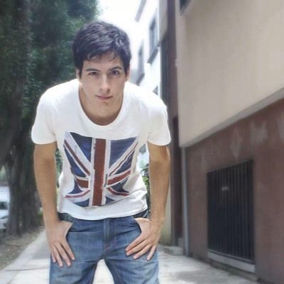 Apoyando a cumplir su sueño a este talentoso y maravilloso chico @soyleoalvarez @yosoyleoalvarez que bien merecido se robo nuestro❤️ #Leovers Club Oficial