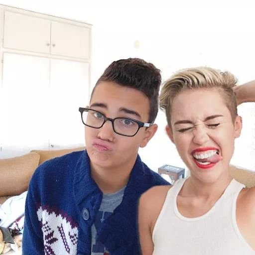 bumayeboo's profile picture. 