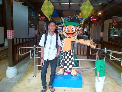 Sukses dunia akhirat. 
(N_M 1)