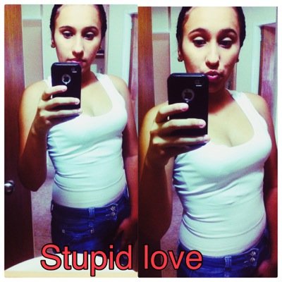 Que te critiquen por ser diferente, es mejor a que te comparen porque te volviste igual que los demás.. 79844633