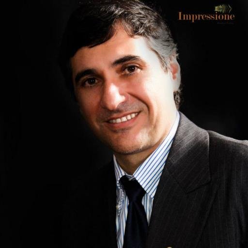 cirurgião dentista, especialista em odontologia Legal, especialista em bioética e biodireito.