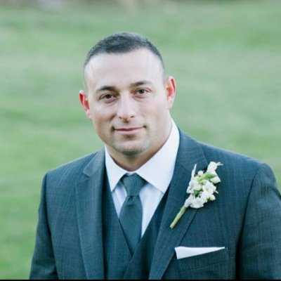 adecotis27's profile picture. 