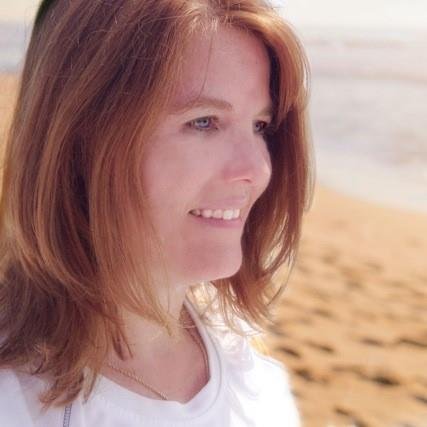 Dana Rosa is a spirited paranormal romance writer whose stories transport readers to worlds where the supernatural, suspense and romance collide.