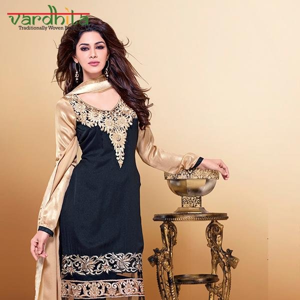 Vardhita is an Indian Ethnic wear online store, we aims to serve beautiful clothing collections of Sarees, Salwar Suits, and Designer Lehengas.