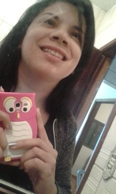 VanessaAlmeee's profile picture. 