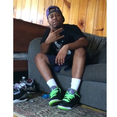 Just a yung nigga living life #blessed #teamemployed #teamdad..#teamchasingcash... #whiterock.. #teamlaker kb 24 ..follow ya boy #VA 434