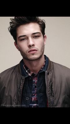 Ex-Slytherin. Porfesor de Pociones. Jefe de la casa Slytherin.~~#PotterRunes