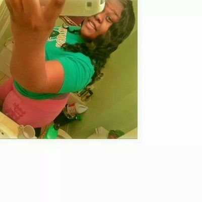 i only f.ck w/ pretty girls  &&d cuff real thug ass niggas  ♥ ,