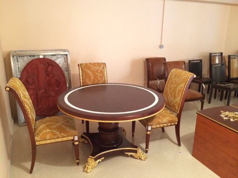 Outlet de Renato Costa.
Precios más bajos que en fábrica. Liquidación total.
Mes de agosto. Muebles impresionantes.