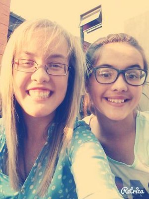 Lief vir musiiek, ek's 'n Christen en sal enige iets doen om 'n ontmoeting met God te hê! Lief vir mense! Sal enige tyd van die dag kitaar speel :)♡