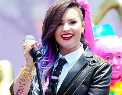 seguem no instagram @fc_lovatics2014