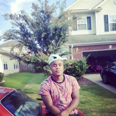 dreamin_paperXL's profile picture. Hit-Man