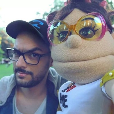 عزوبي معضل سكسي  عندي مكان خاص شيشه مشروب واعطعي فلوس بمزاجي واحب الوناسه والضحك والفله ما ابي نكد والمتان لاتشوفهم عيني kik /Lawyer555544         bbm/58AB5EAC