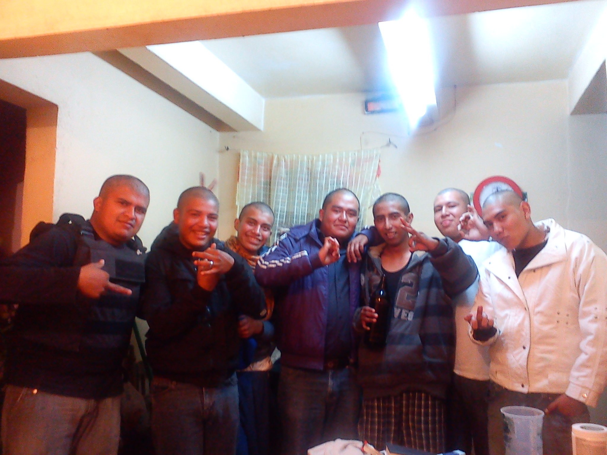 soy a toda madre me encanta la fiesta y soy la chingoneria