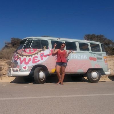 Se llama Vida.Cosas malas pasan y es difícil. Pero encuentras a tu gente, encuentras a tú persona y te aferras a ella