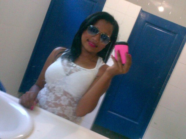 Yo soy Dominicana, una chica muy romantica, sencilla, humilde y sobre todo tengo a Dios que es mi guia!!!!....
