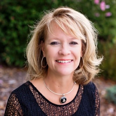 Sales Executive. Lake hobbyist. Interior design enthusiast. See my profile on Linkedin.