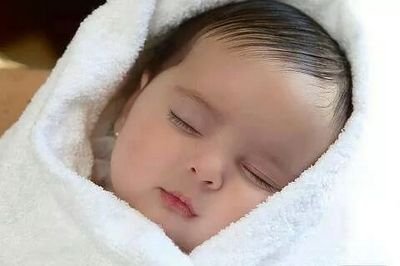 ‏وحده الصمت هو ذلك الشيء العاري الذي يخلو من الكذب