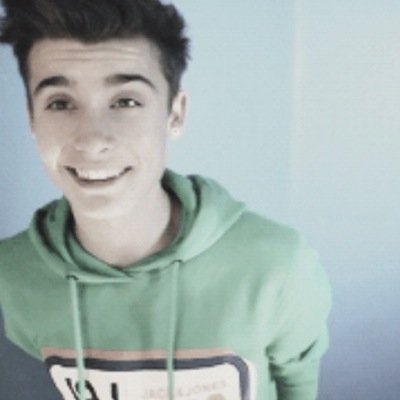 WeeklyChrisVL's profile picture. [|Wait. Let me grab my phone.|] {RPG||Bi}