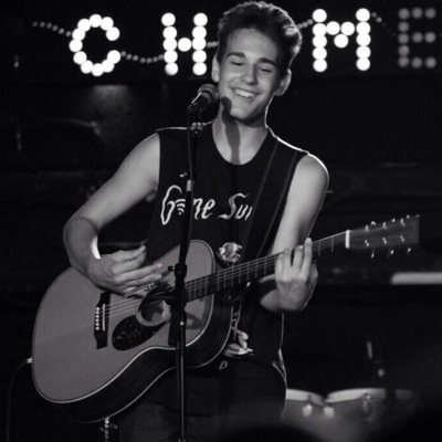 hey beautiful, this is a free follow from @carpenterjacub go follow her! she follows back (: