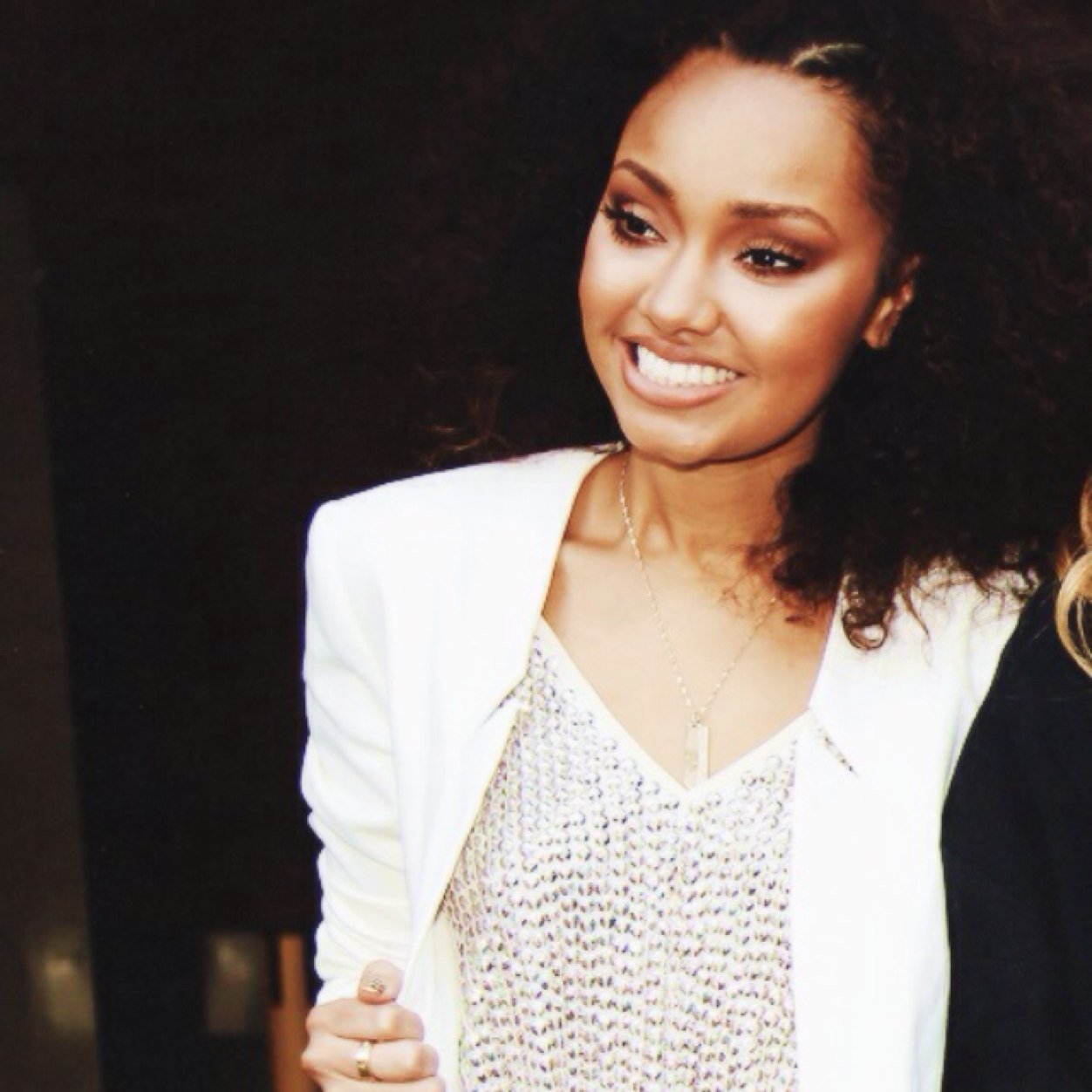 Hiiii beautiful! I just gave you a free follow! Don't follow me, please follow @may_melech123 Thank you :)