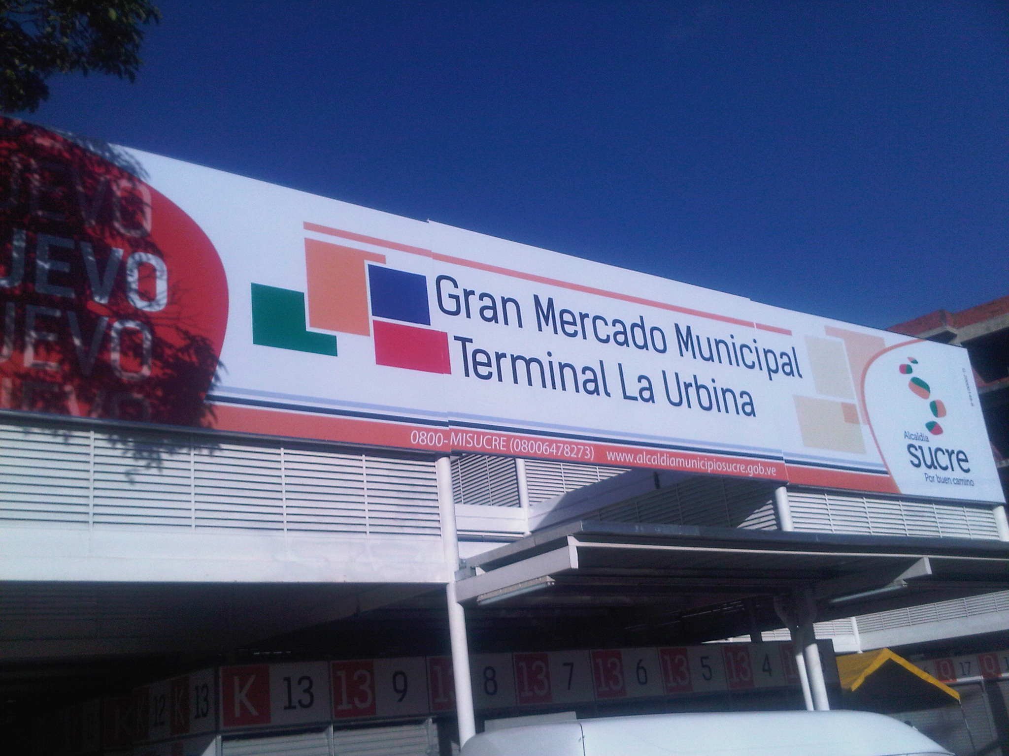 Twitter oficial del Mercado Terminal La Urbina, inaugurado por el alcalde Carlos Ocariz como solución al problema del comercio informal en la Redoma de Petare.