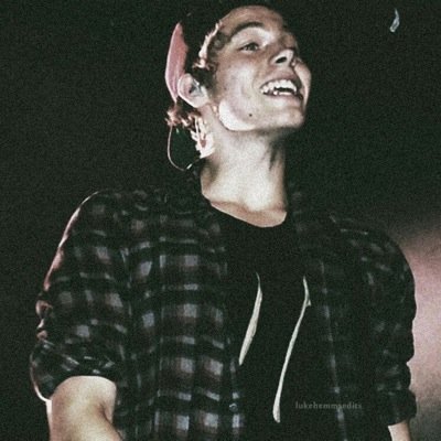 michael clifford makes me smile