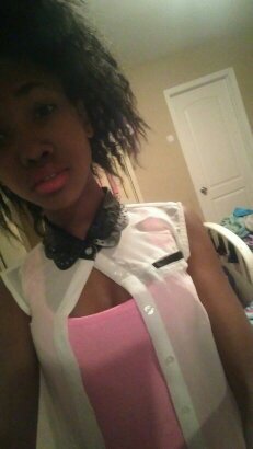 hi my name is francheska yo soy dominicana I love dancing and volleyball