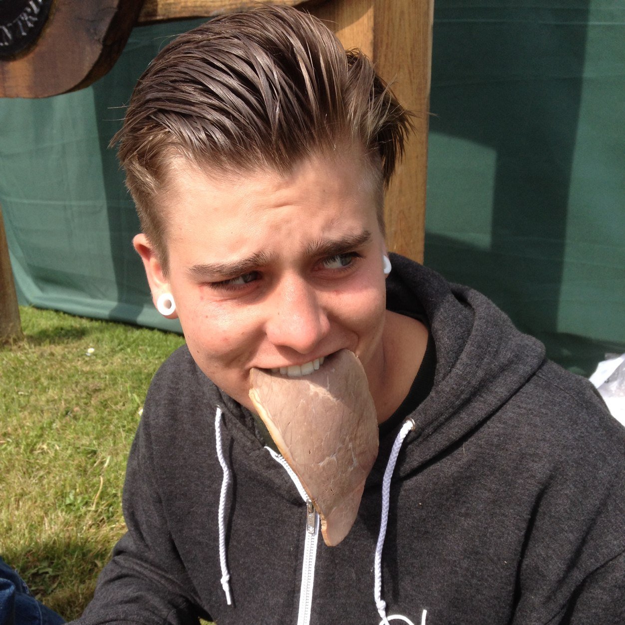 kithemming's profile picture. 