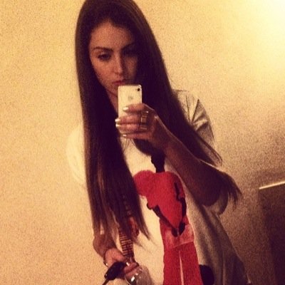 LozajFernanda's profile picture. 