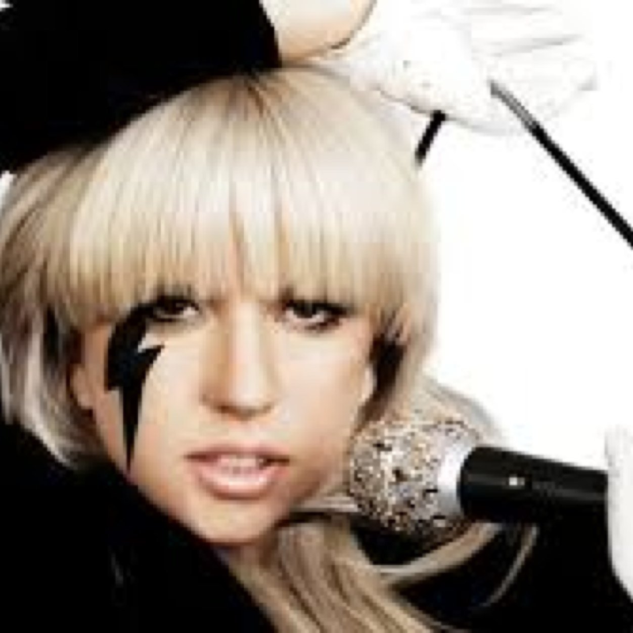 Lady Gaga Fan Page! All lady gaga fans follow and support !!!♥️❗️