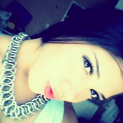 no importa como te sientas, con una sonrisa todo es mejor en esta vida.