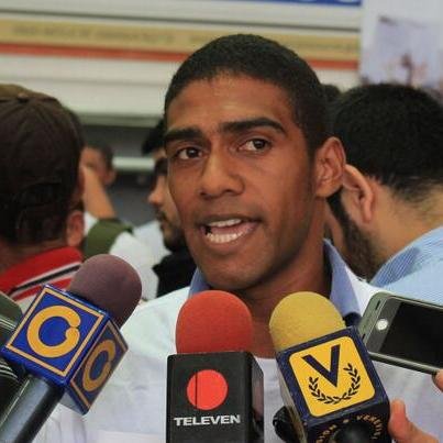 VcPresidente de @emprenjoven 🤝🏽 Caraqueño 🦁⛰️ Servidor Público 🤜🤛🏽 Demócrata ✊🏾🇻🇪💙  Musulmán🕋