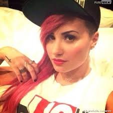 Enquanto você lia isso, a Demi te giletava ♥         @lovatoolovatic - Clara, Minha Marida *♡*