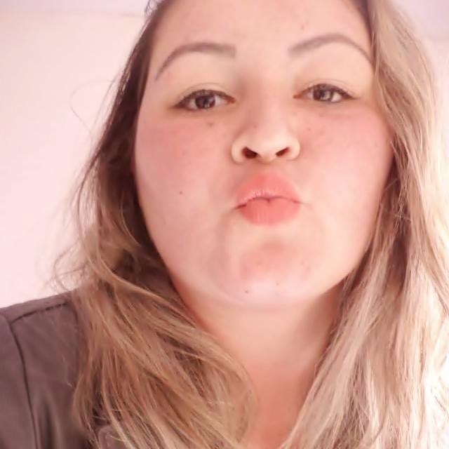 ' Ideal seria que todos as pessoas subessem amar,o tanto que sabem fingir.'