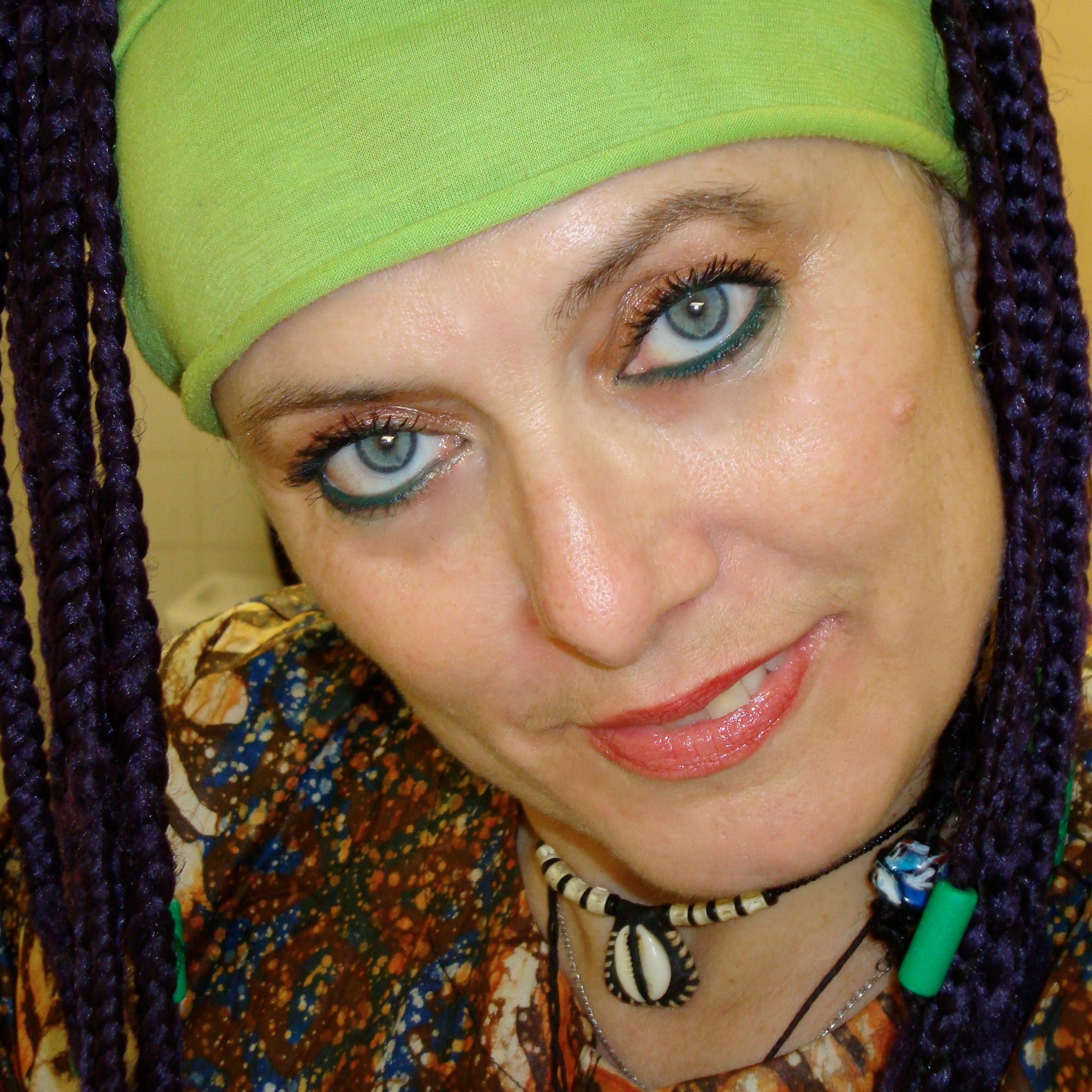 I love colours and love to put some colour into your life (=
