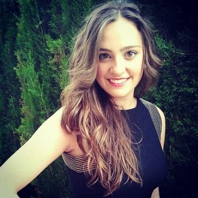 Las cosas que te hacen sonreír, son por las que vale la pena vivir.