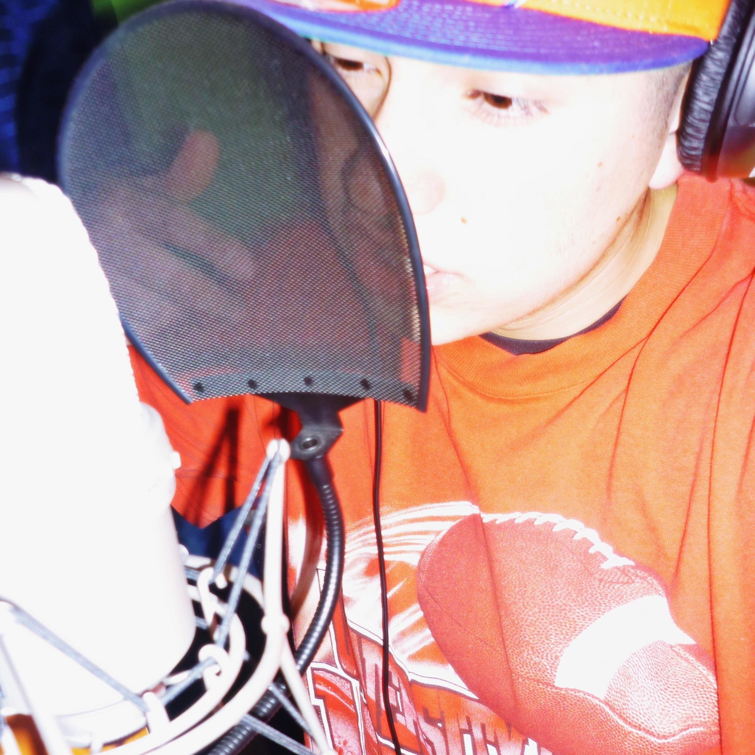 Cantando Rap, Es Lo que Da La Libertad Para Expresarme De una Manera Única