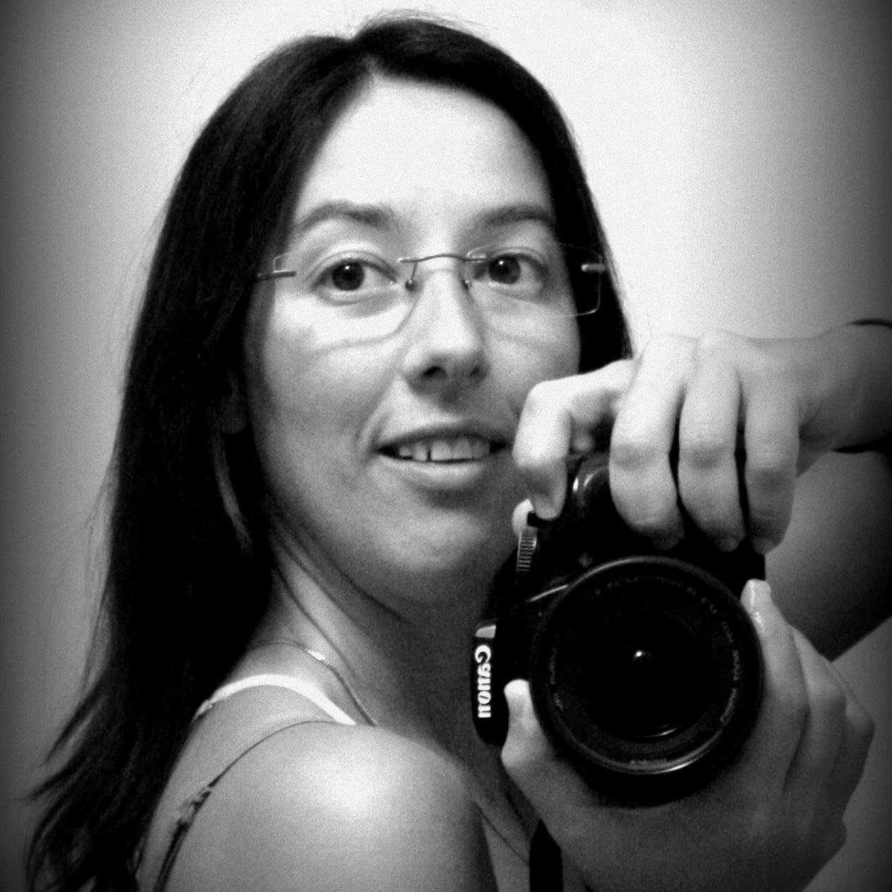 Marine Mammal Researcher, Biology PhD. Science communication. Photography enthusiast. Bookworm. Bunny-hugger. Geeky and happy about it!
