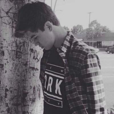 Follow my other account please? It's @sowhatnash xx (: