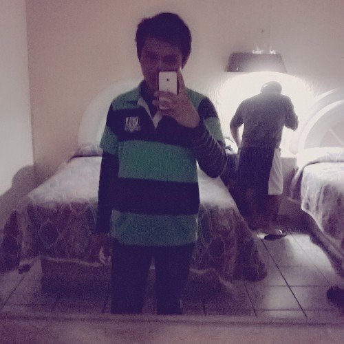 Soy cantante, me gusta la poesia y hacer buenas amistades :D