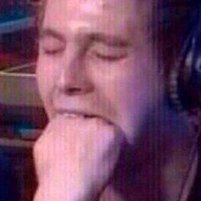 GO FOLLOW @HYPECXIFFORD BC SHE'S LAME AND U POSSIBLE ARENT IDEK ?????????????
