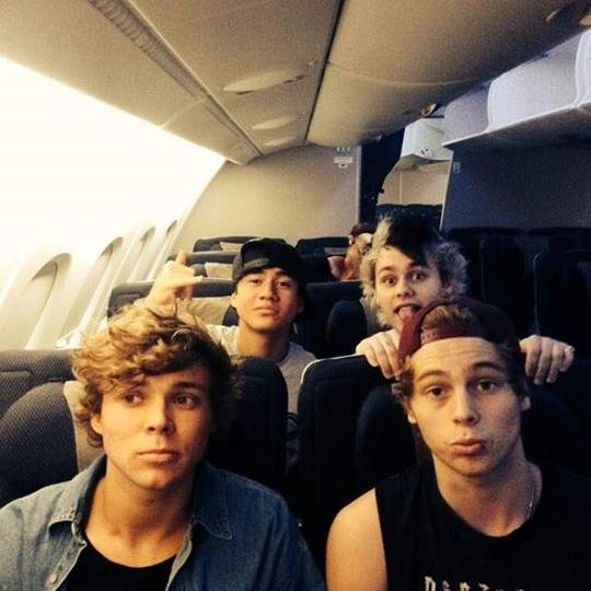 *5SOS* follow, waiting for my 5/5 and my 4/4. One Direction y Five Seconds Of Summer.@antobobadila1d another acc. xhappylovinparisx wattpad acc