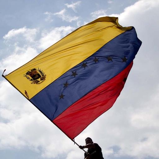 Twitter creado para unir a un estado, a una familia , a una sociedad por la libertad de un país que se llamaba Venezuela.