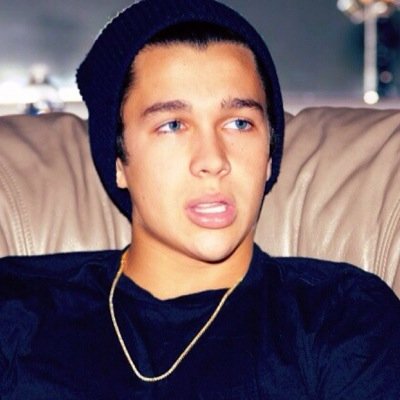 Austin biggest fan Want austin to follow me❤️ also Alli Simpson biggest fan
Follow me!!!